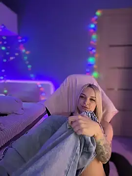 SashaRock's cam snapshot