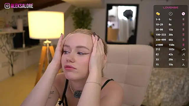 LexieLoree live sex cam