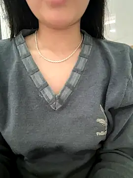 Emily-y live sex cam