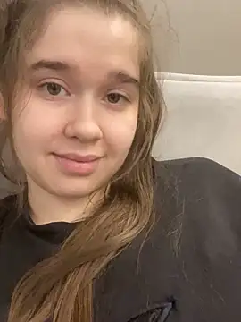 HornyGirlH live sex cam