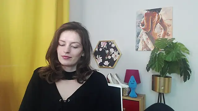 juicyNadine live sex cam