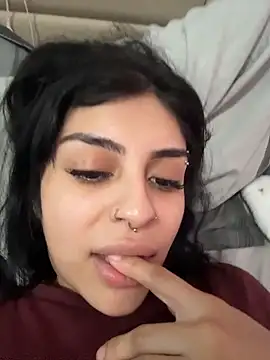 ThickerThanYoBitch live sex cam