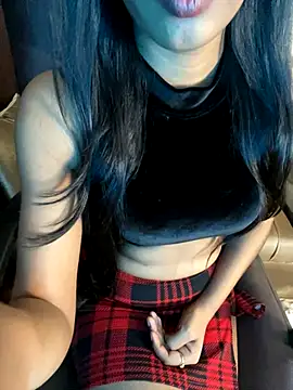 its_ur_flora's cam snapshot