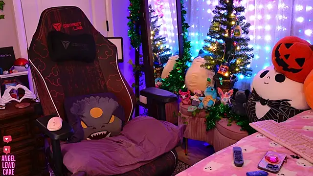 Angel-Lewd-Cake live sex cam