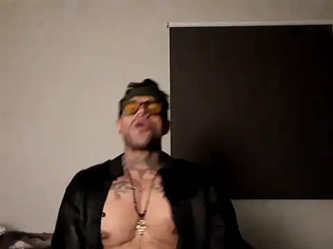 Chesarini live sex cam