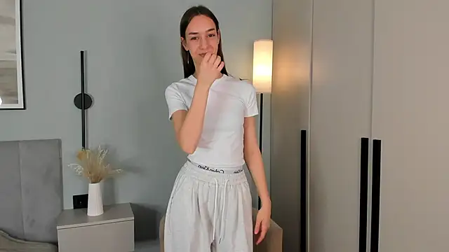 MelitaZmijewski live sex cam