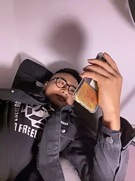 lixiaoshuai8 live sex cam