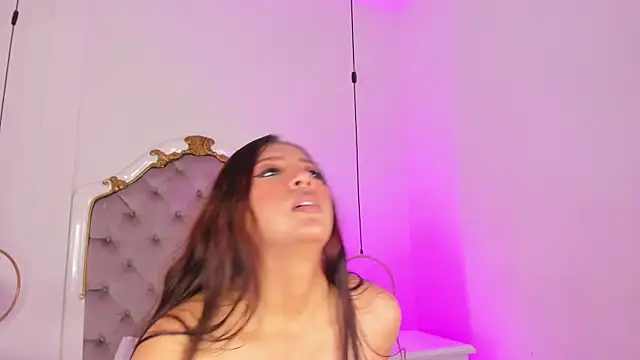 Pushaina__ live sex cam