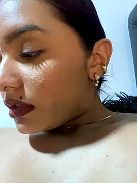 Melanyprada live sex cam