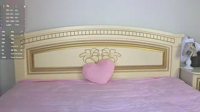 SoftieDream live sex cam