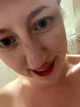 RonnieKiss live sex cam