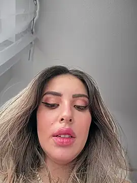 Alirawrz live sex cam
