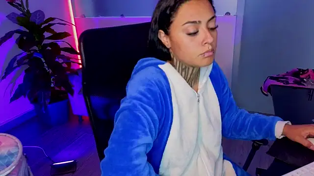 Lovely_celeste live sex cam