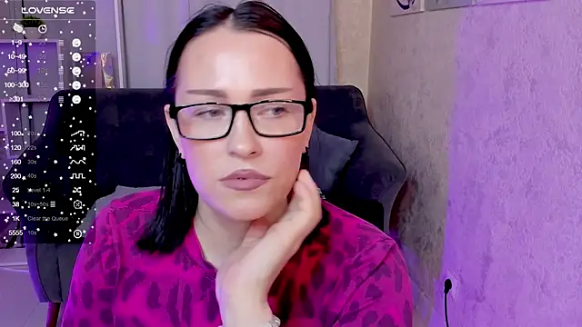 JoycePoss's cam snapshot