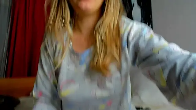 foxy_blond's cam snapshot