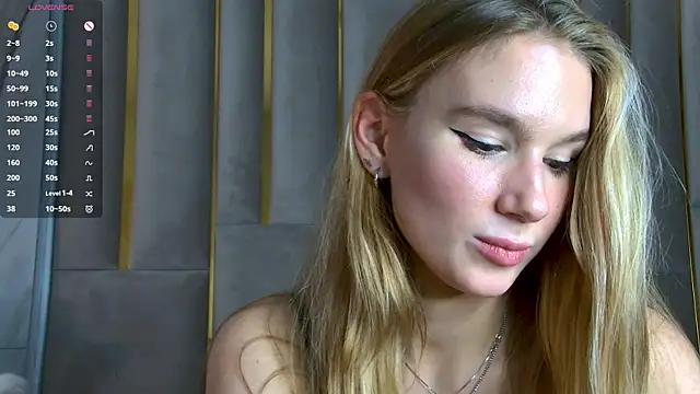 LeslieMines live sex cam