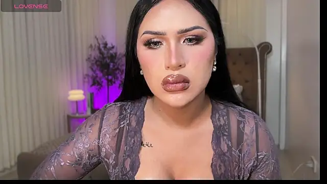 Your_Majesty_Tyra live sex cam