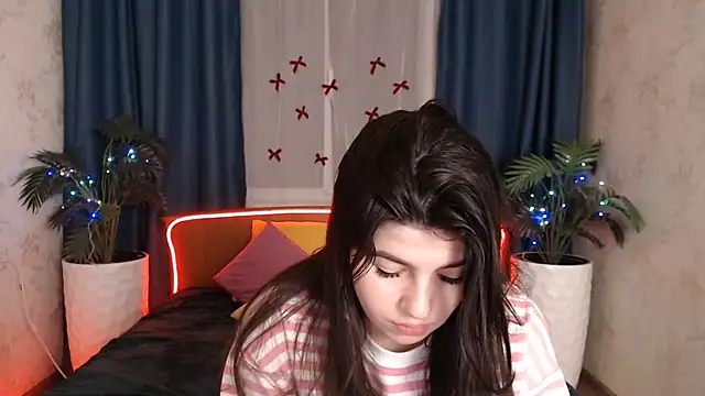 KisaModel's cam snapshot