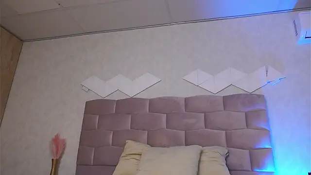 AnitaKariri live sex cam