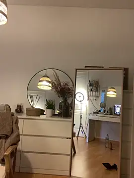 Petite_minette30 live sex cam