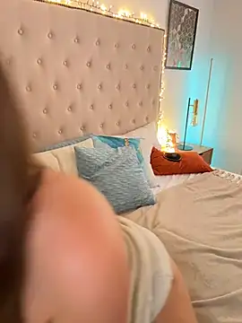 ChristinaSiemone live sex cam