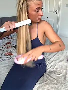 Blonde_BambiXX live sex cam