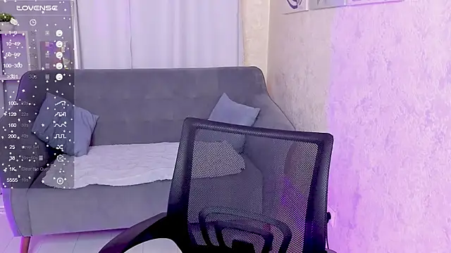 JoycePoss's cam snapshot