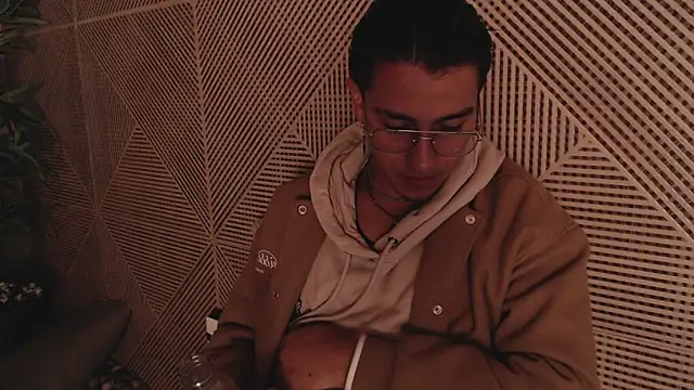 Andy_Joy_'s cam snapshot