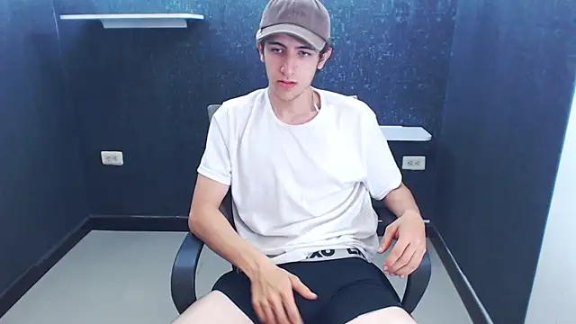 Kerverr_'s cam snapshot