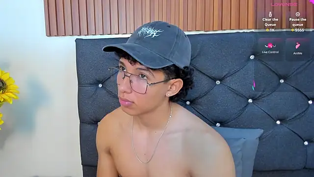 Antoniio_miller's cam snapshot