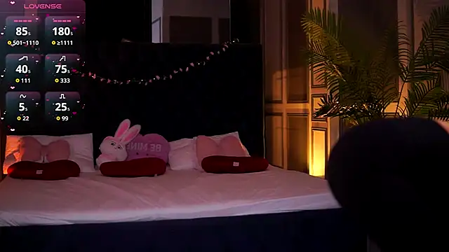 MissKiarra live sex cam