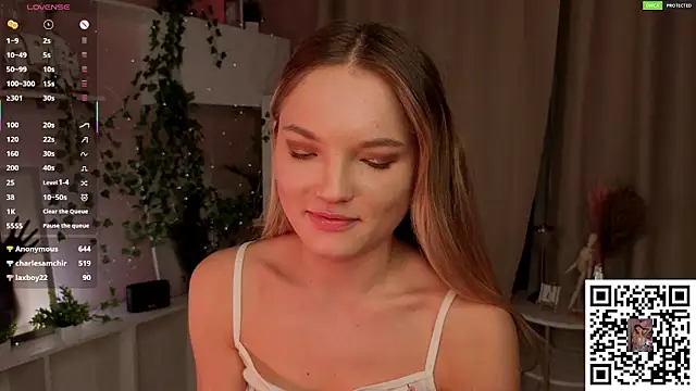 JulieLupo's cam snapshot