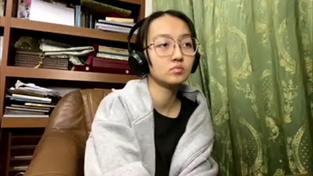 LinaClous's cam snapshot