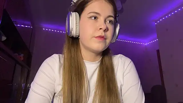 MaevAmy's cam snapshot