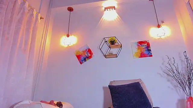 Karlaliones69 live sex cam