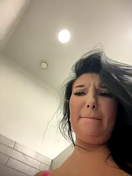 Tisha_Busty live sex cam