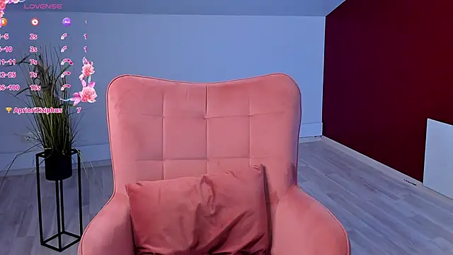 LullyFox live sex cam