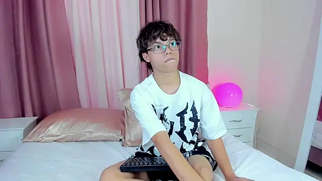 Honeymoon_sariel live sex cam