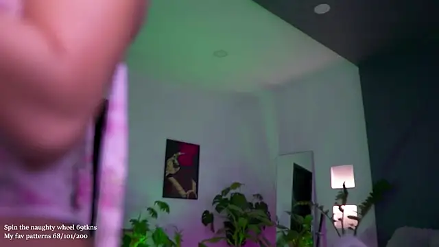 LucyAllenX live sex cam