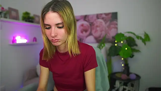 _Bella_Young's cam snapshot