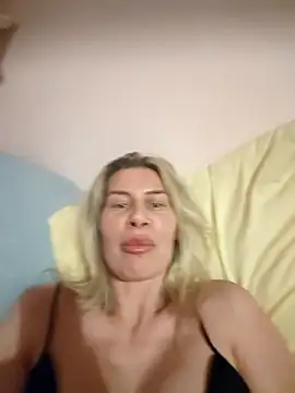 NaughtyClaudia_'s cam snapshot