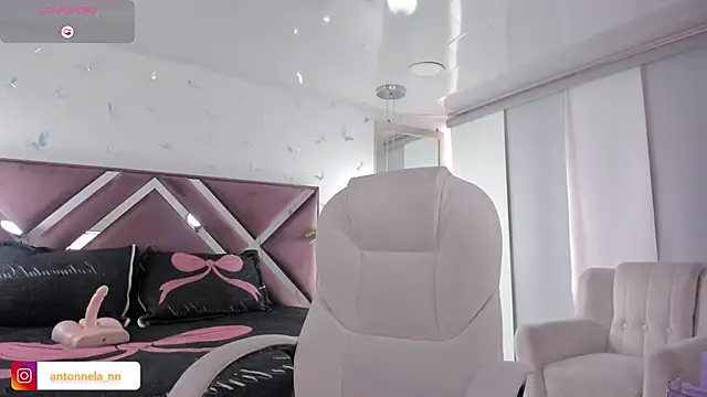 _Antonnela_'s cam snapshot