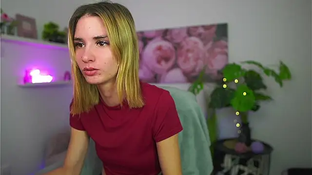 _Bella_Young's cam snapshot