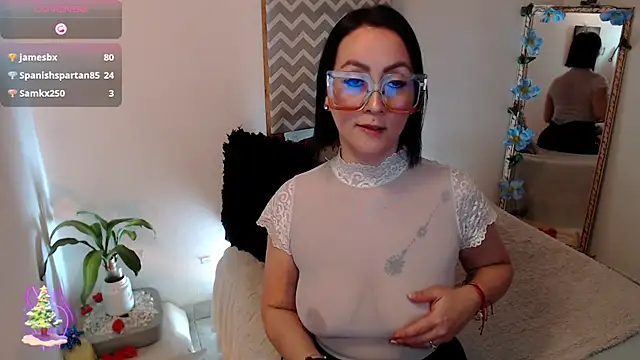 kiara_bermont's cam snapshot