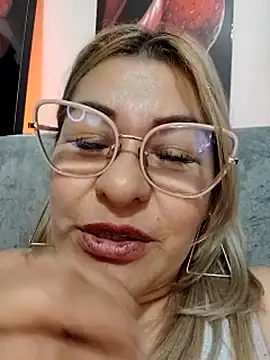 AlexxiaaMat live sex cam