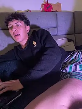 NaytonFreeman live sex cam