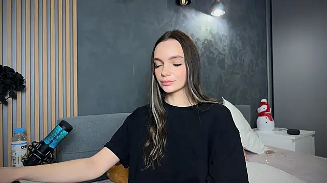 litlle_angelll's cam snapshot