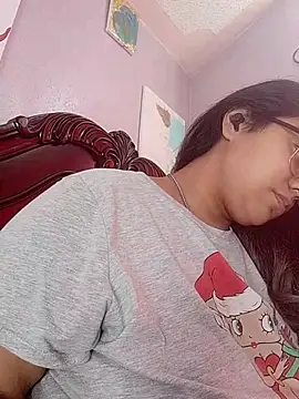 Lovelyrainn's cam snapshot