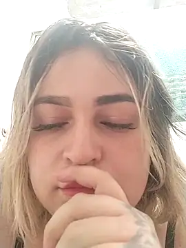 sexy_aurora_ourdoors's cam snapshot