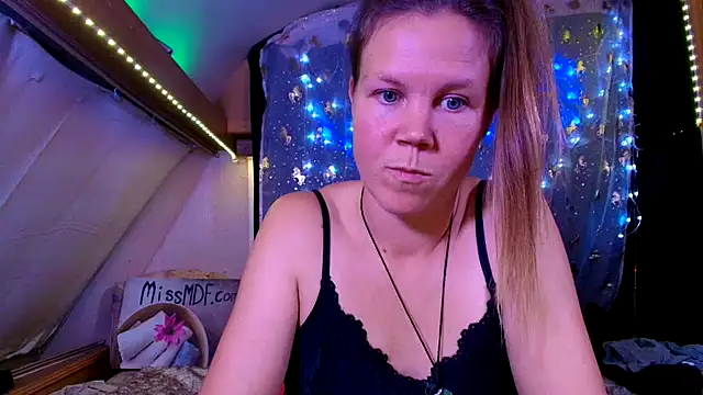 CallMeMaria's cam snapshot